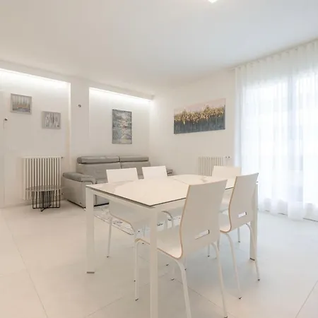 아파트 Luxury Elisabeth Con Posto Incluso *